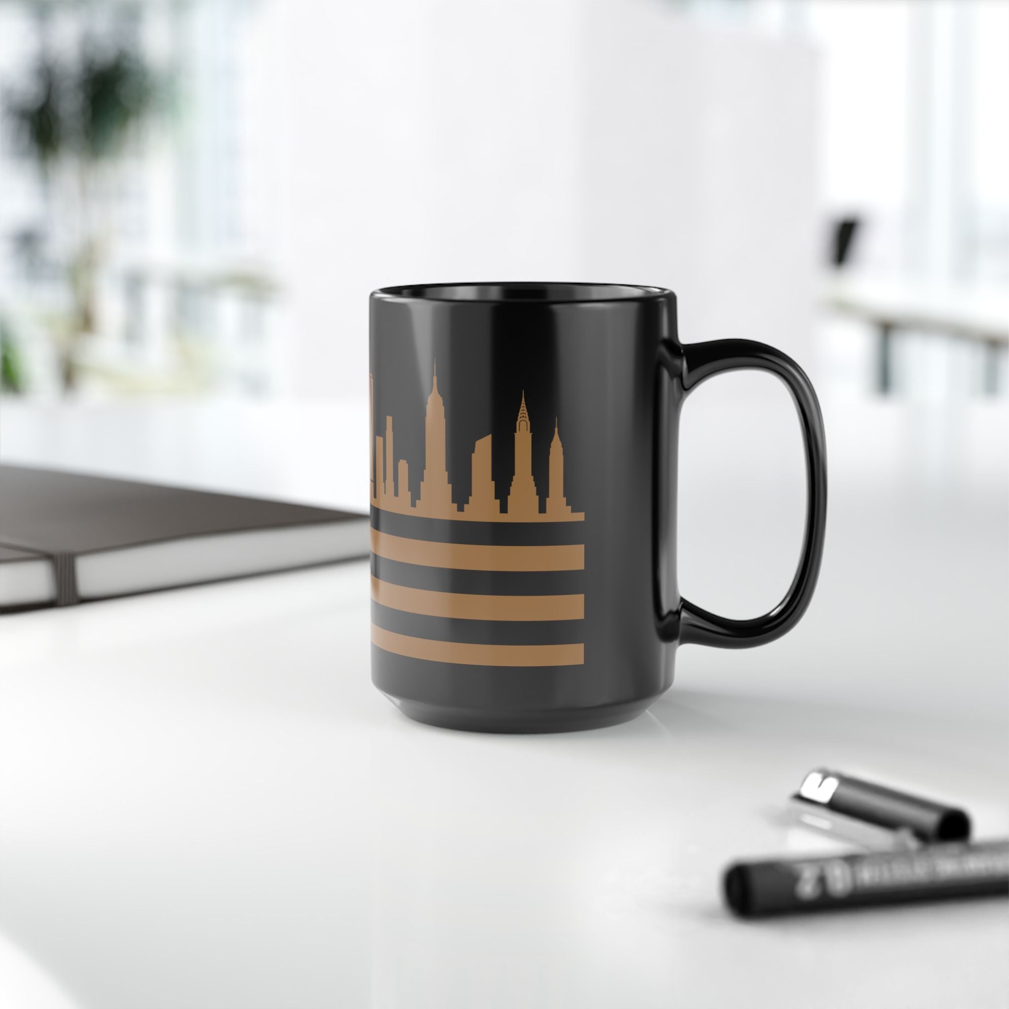 New York Skyline Flag Mug — Black & Gold Cityscape Coffee Cup