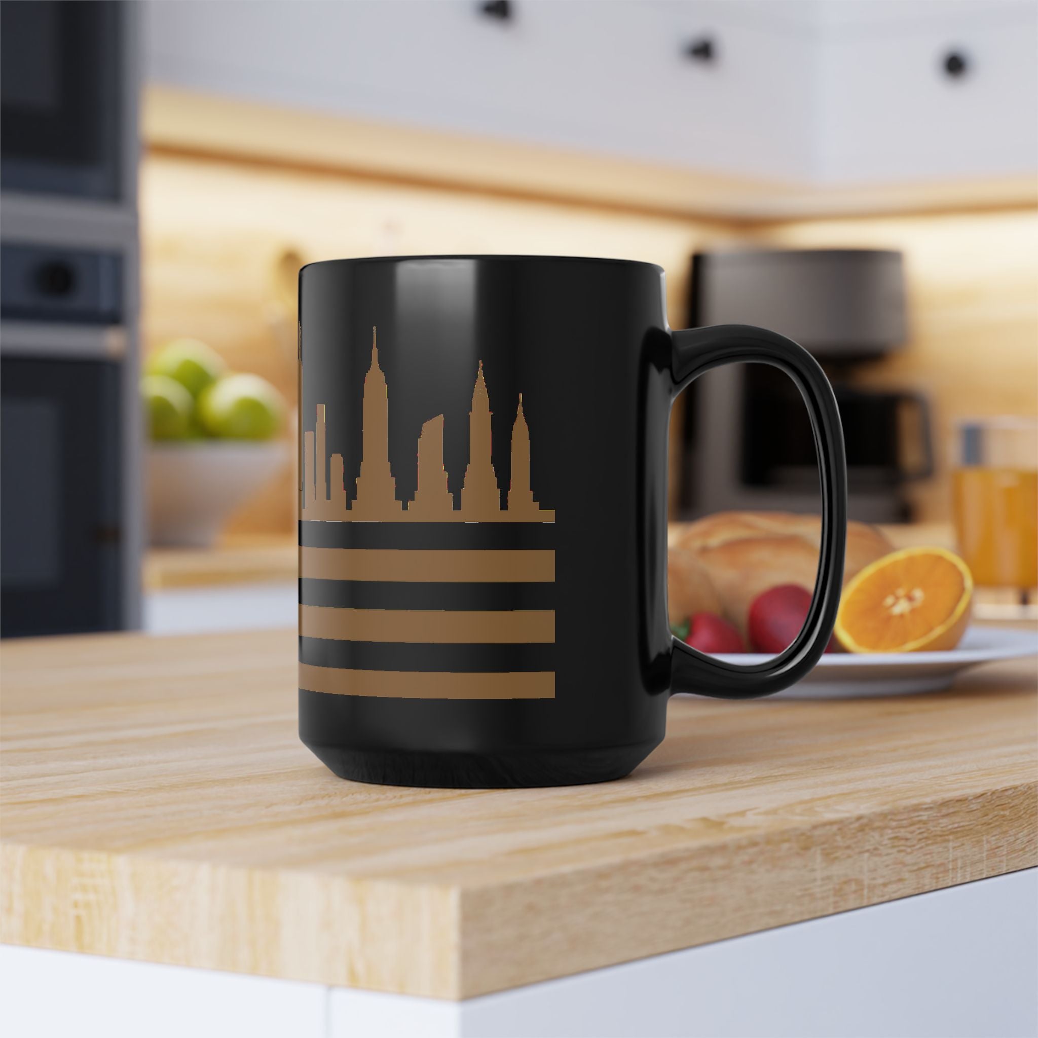 New York Skyline Flag Mug — Black & Gold Cityscape Coffee Cup